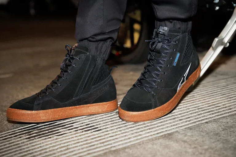 Top 5 Motor­sneakers van 2026: Veiligheid in een Casual Jasje